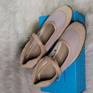 Women's Aerology by Aerosoles, Easy, Natural Leather, US Size 9